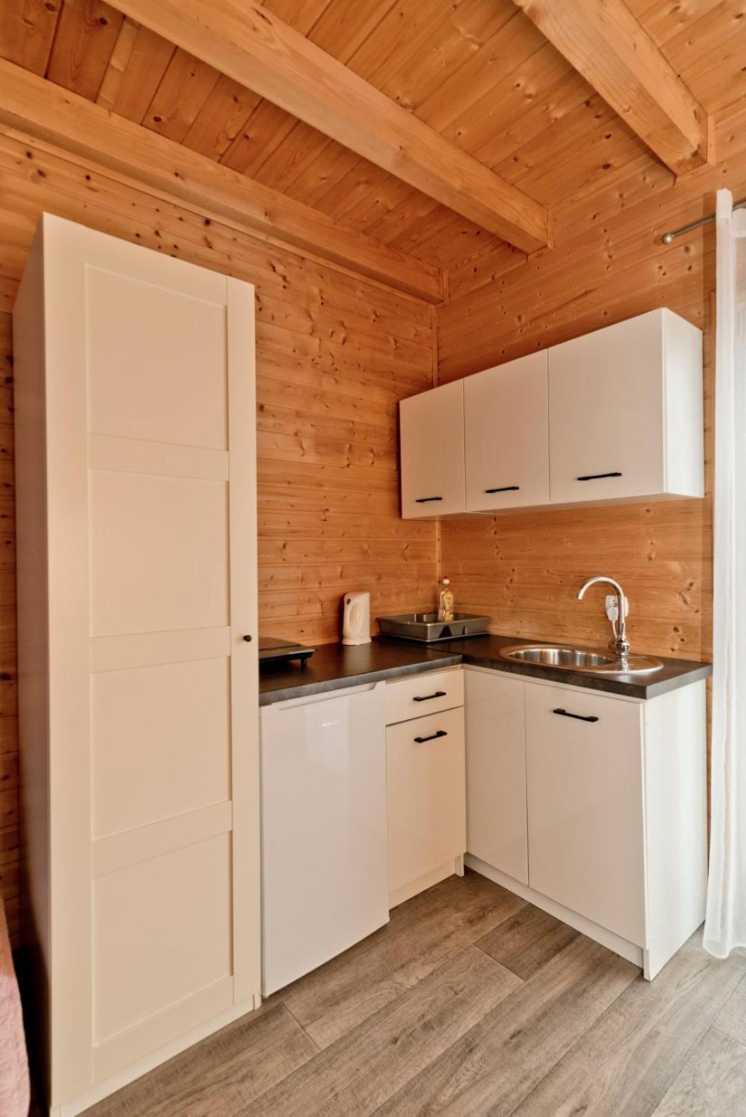 Resort Eden - Domki, Pokoje, Apartamenty Jastrzębia Góra Exterior foto
